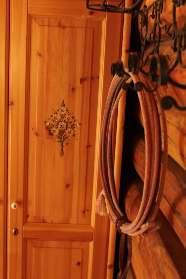 B&B Le Corone - Chalet Nel Bosco Cavalo Екстер'єр фото
